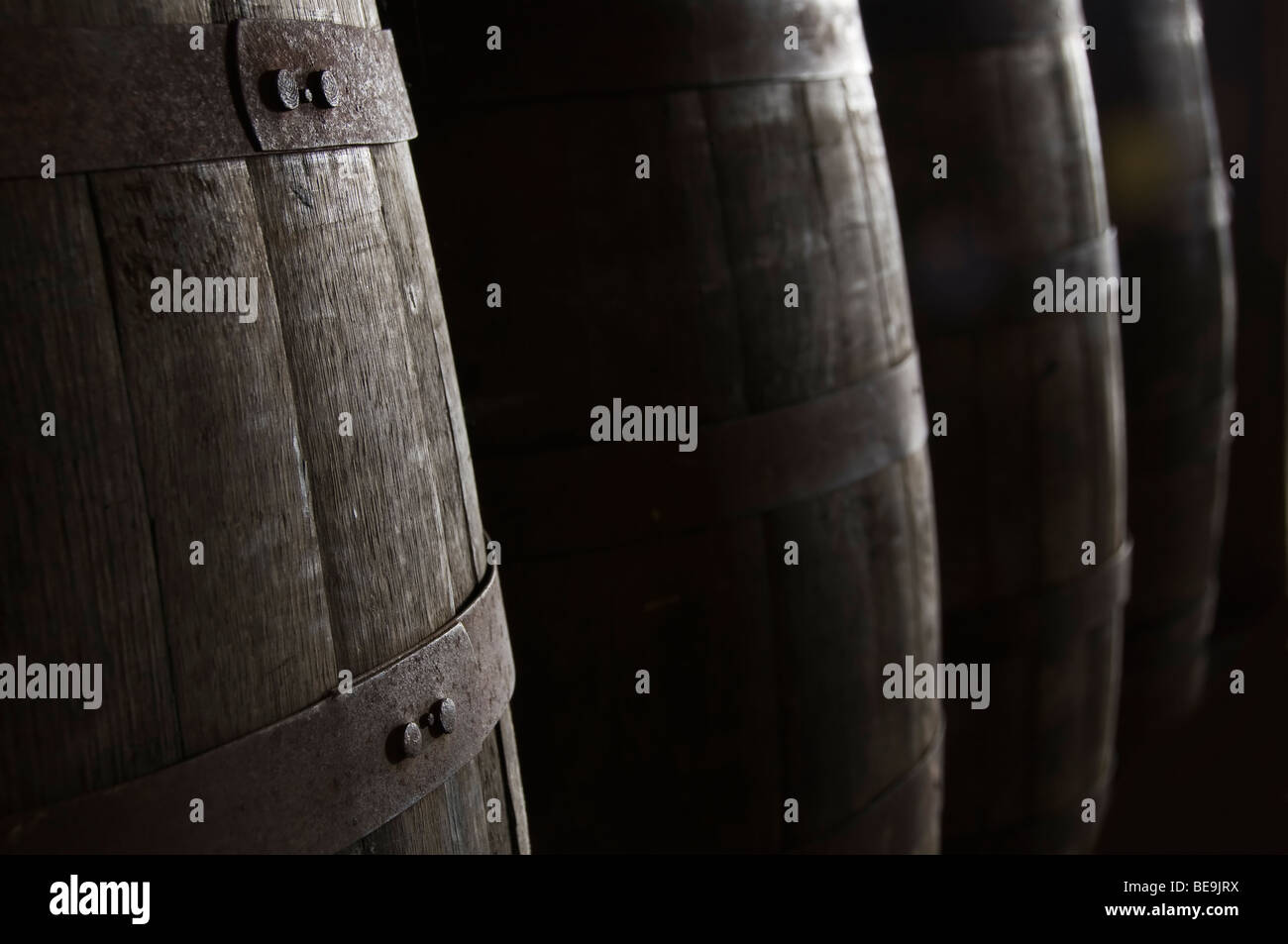 Whisky-Fässern an der New Zealand Whisky Company, Oamaru, Neuseeland Stockfoto