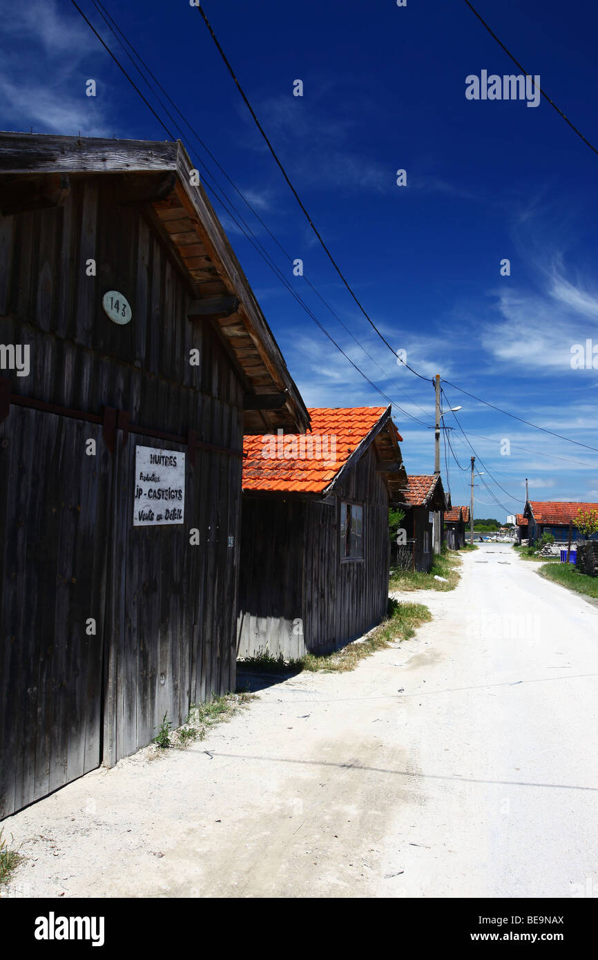 Gujan-Mestras (33): Austernzüchter-Hütten Stockfoto