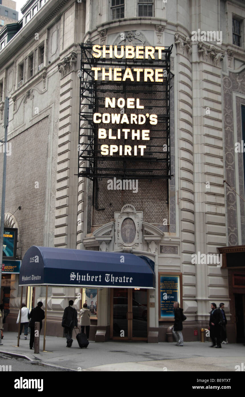 Shubert Theatre, mit Noel Coward "Geisterkomödie" Broadway-Show, 44th Street, New York. Stockfoto