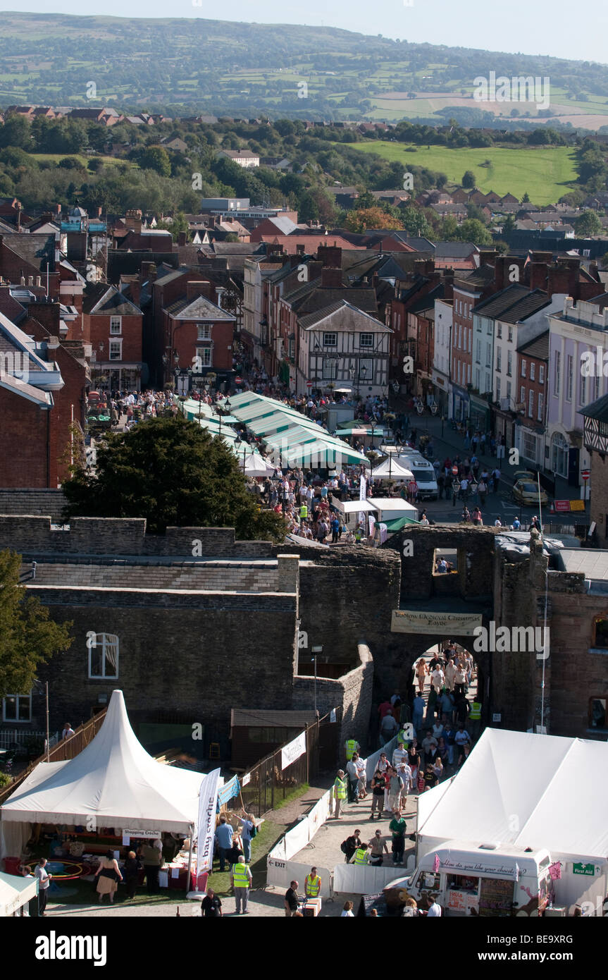 Ludlow Food Festival gesehen von Ludlow Castle, Shropshire UK Stockfoto