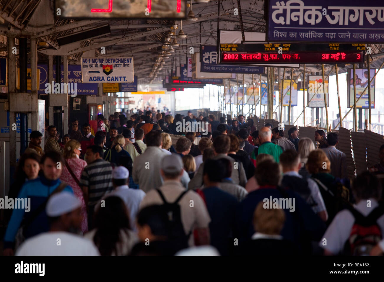 Agra Cantonment Bahnhof in Agra Indien Stockfoto