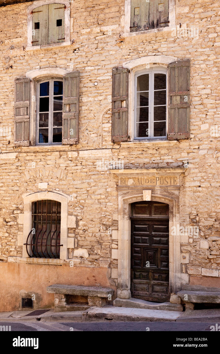 Historisches Postamt in Goult, Provence Frankreich Stockfoto