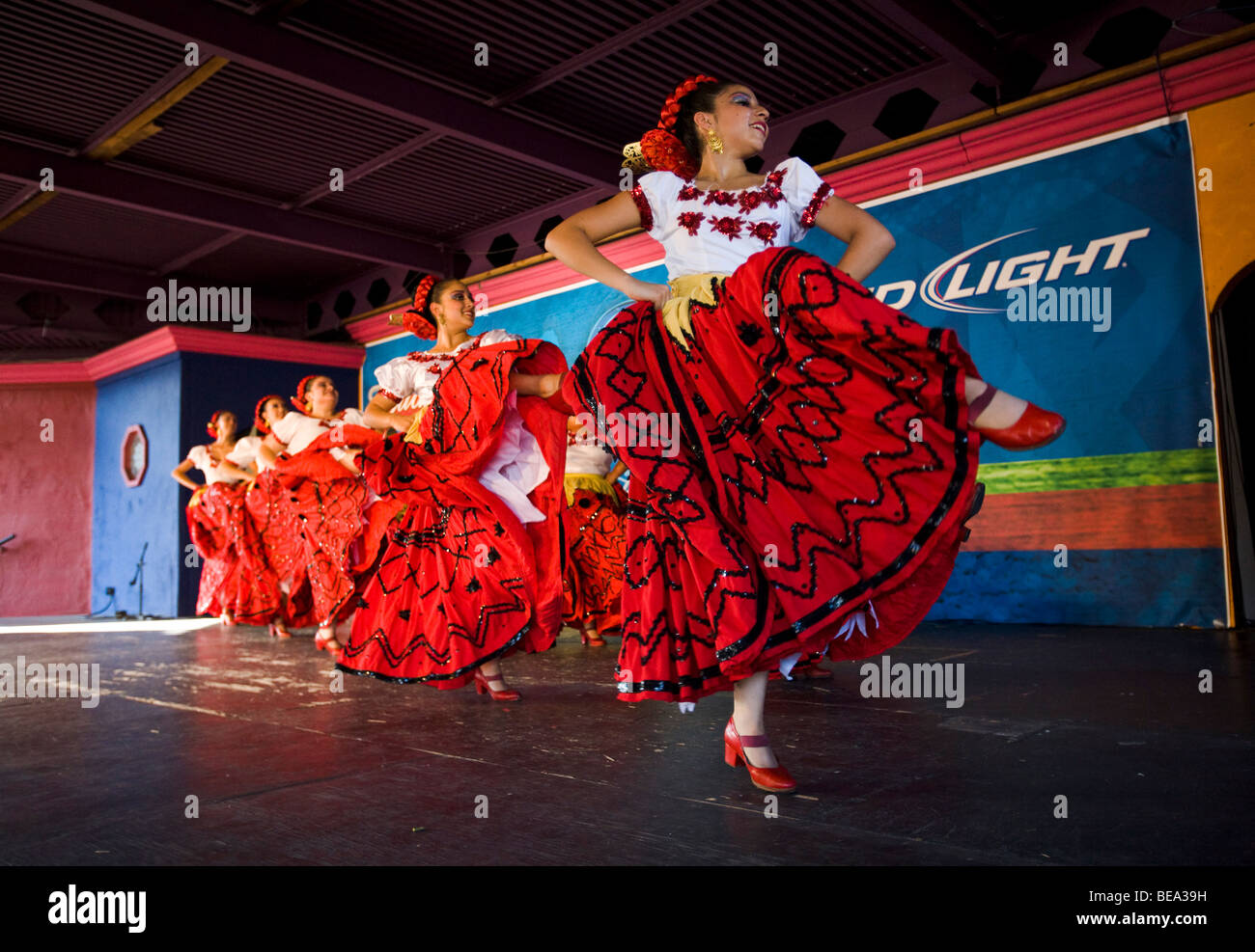 Ballett Folklorico Resurrecion führt traditionelle mexikanische Volkstänze im Los Angeles County Fair (2009) Stockfoto