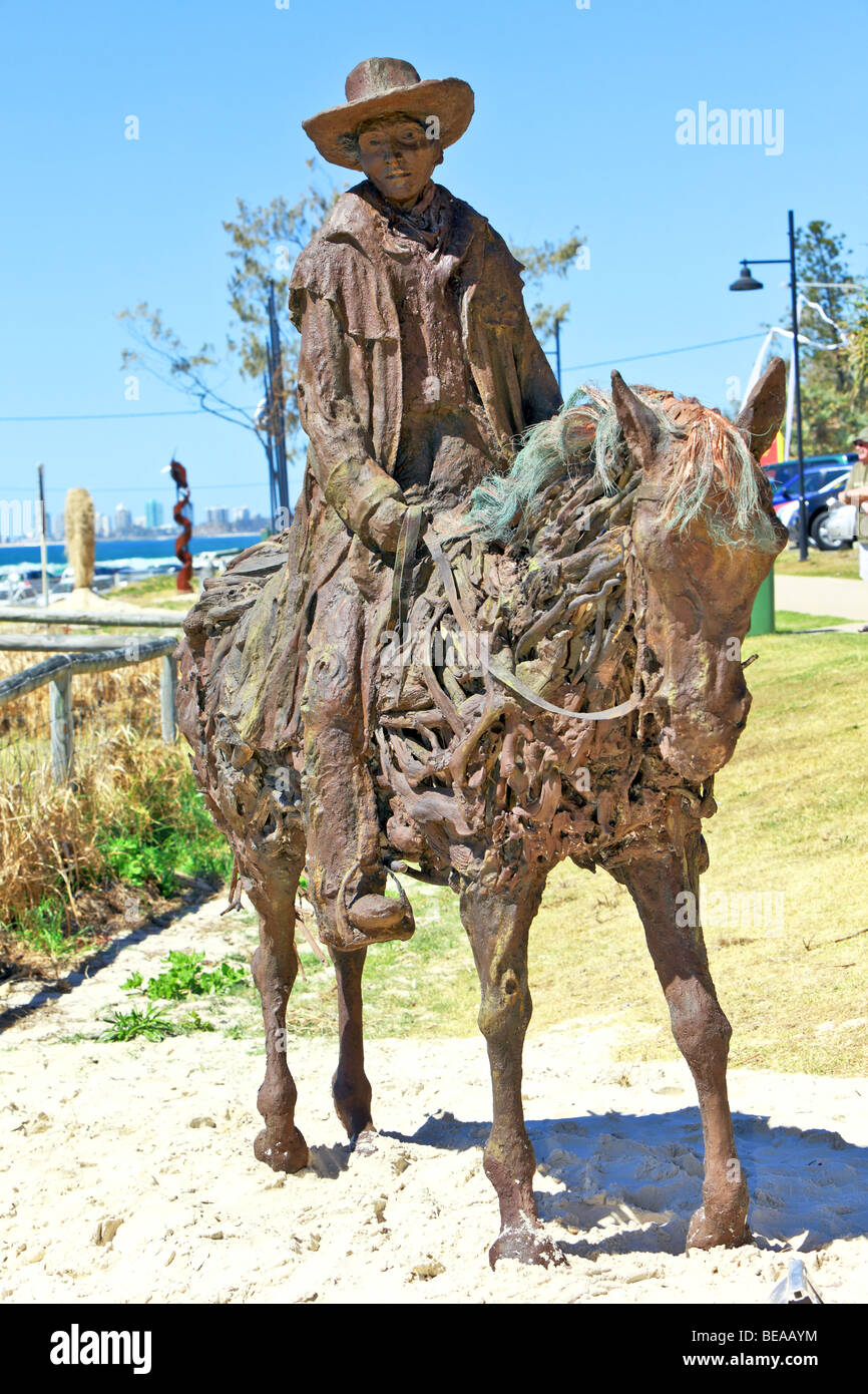 Pferd und Reiter Skulptur auf dem Display durch das Meer an einem Kunstfestival Stockfoto