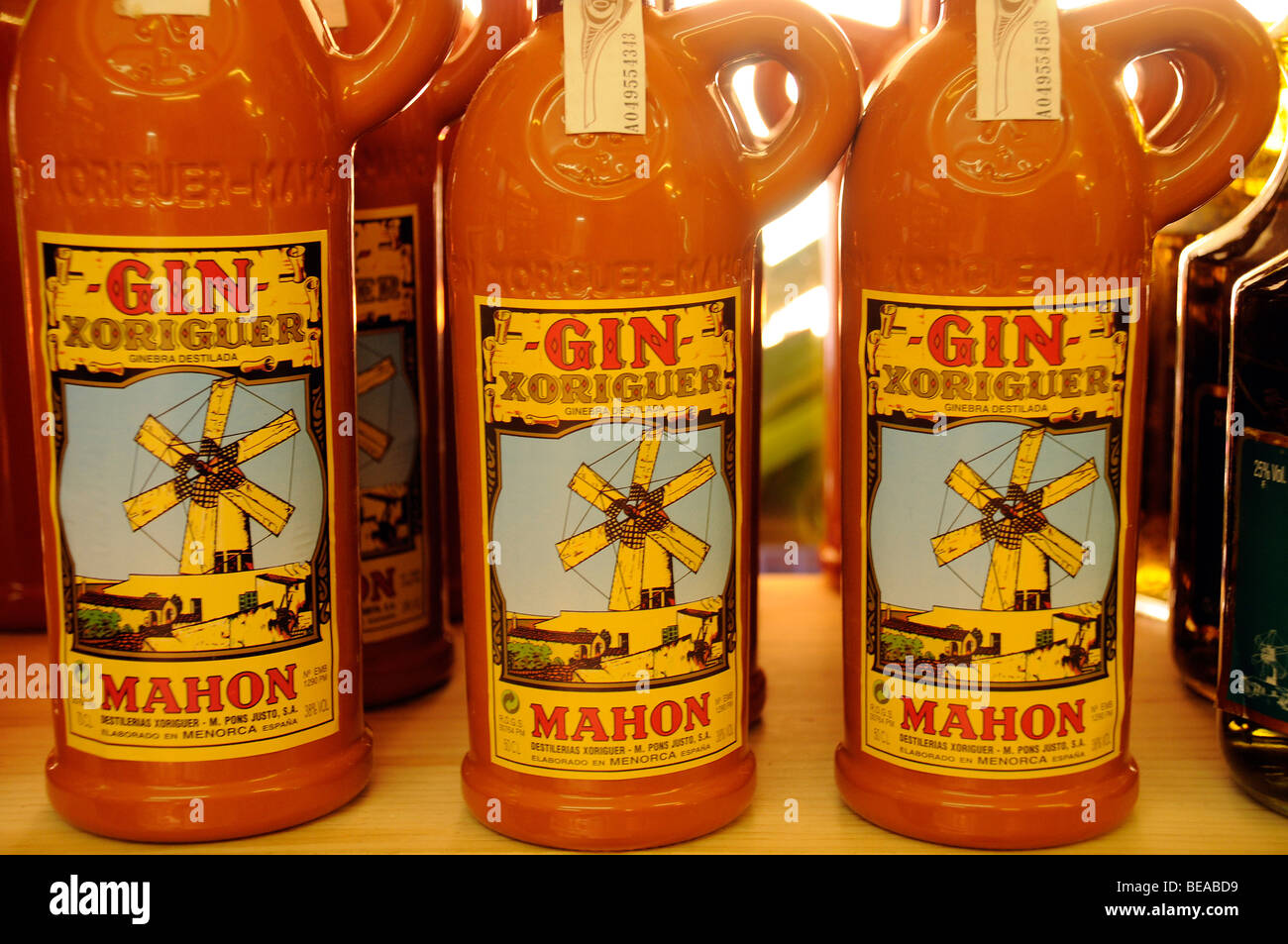 FLASCHEN GIN, MENORCA, SPANIEN Stockfoto