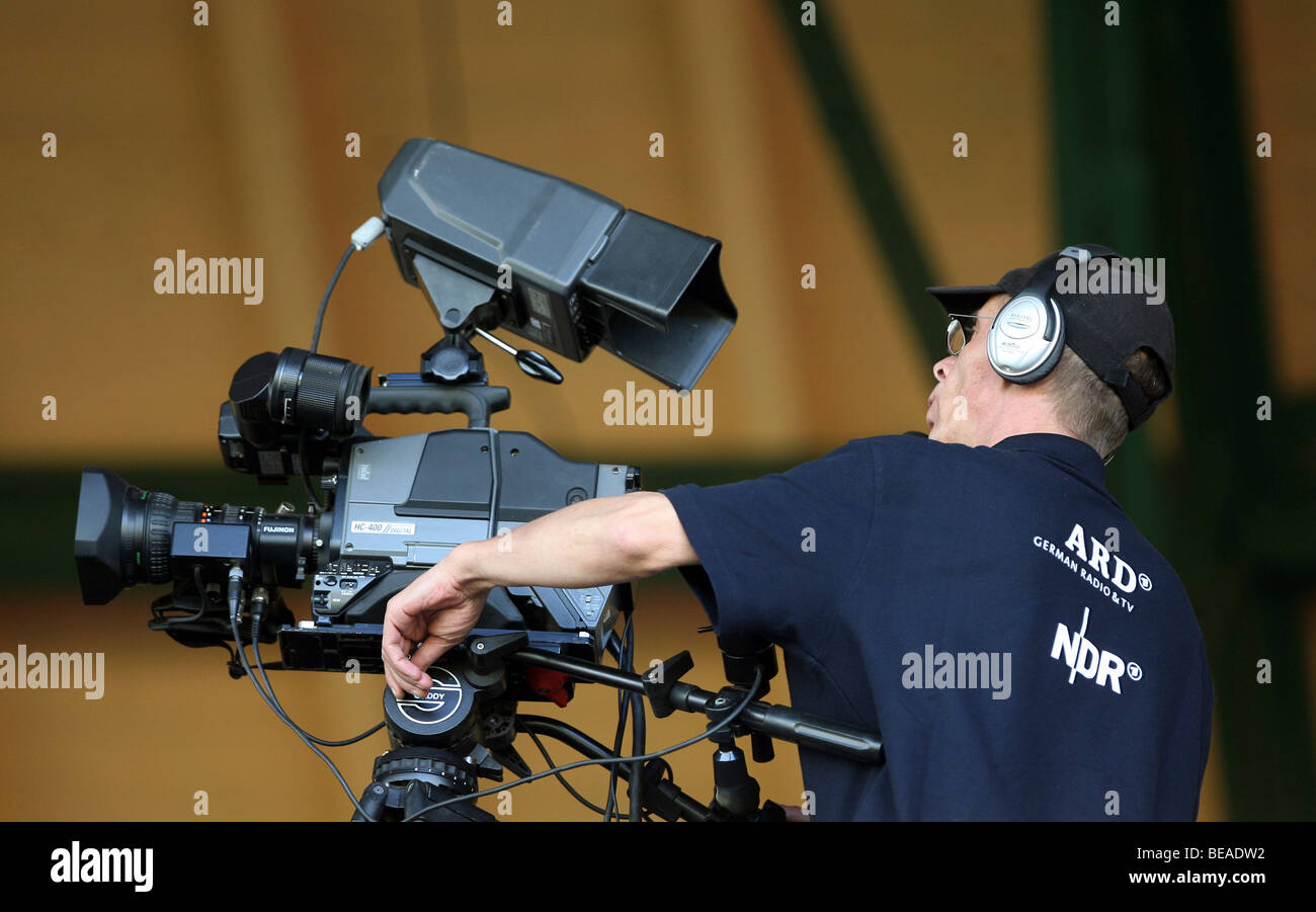 Ein Kameramann bei der Arbeit, Leipzig, Deutschland Stockfoto