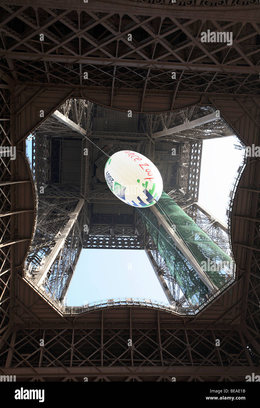 Unter dem Eiffelturm, Paris, Frankreich Stockfoto