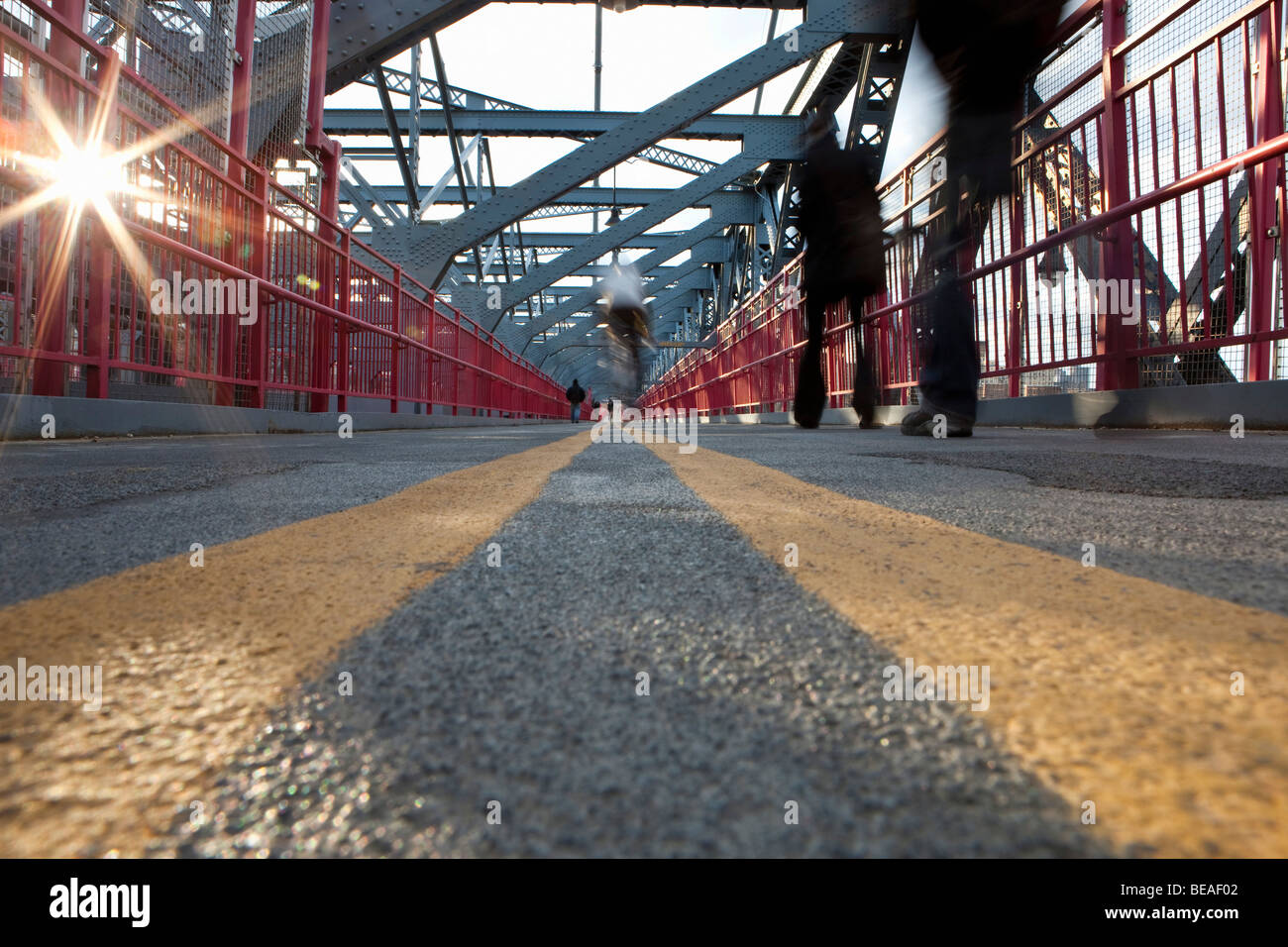 Williamsburg Bridge Gehweg, New York City, NY, USA Stockfoto