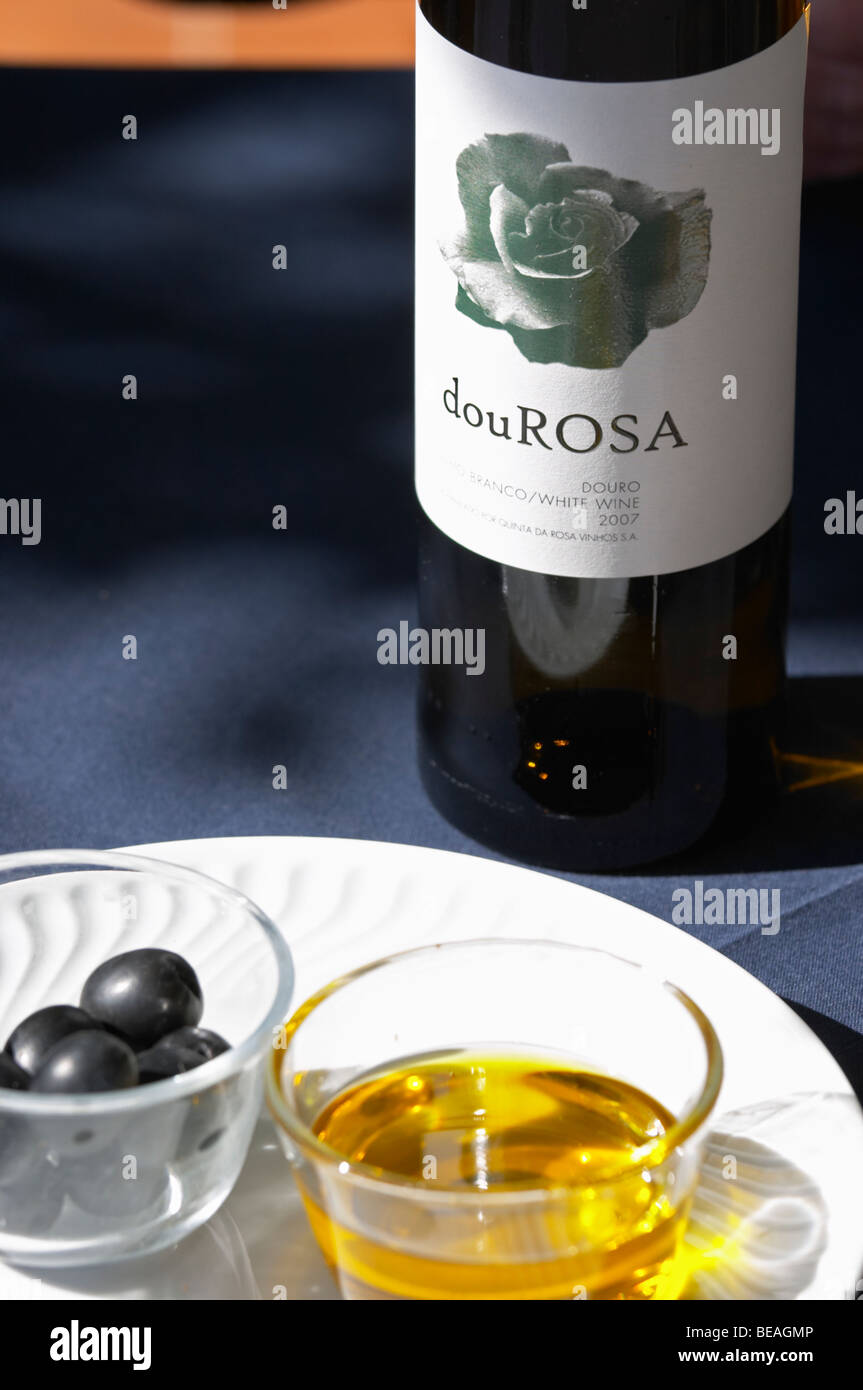 Oliven und Olivenöl Quinta De La Rosa Douro Portugal Stockfoto