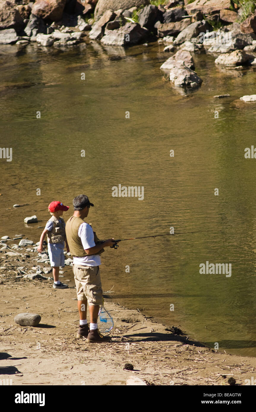 Angeln auf Forelle auf die Carson River Markleeville Stockfoto