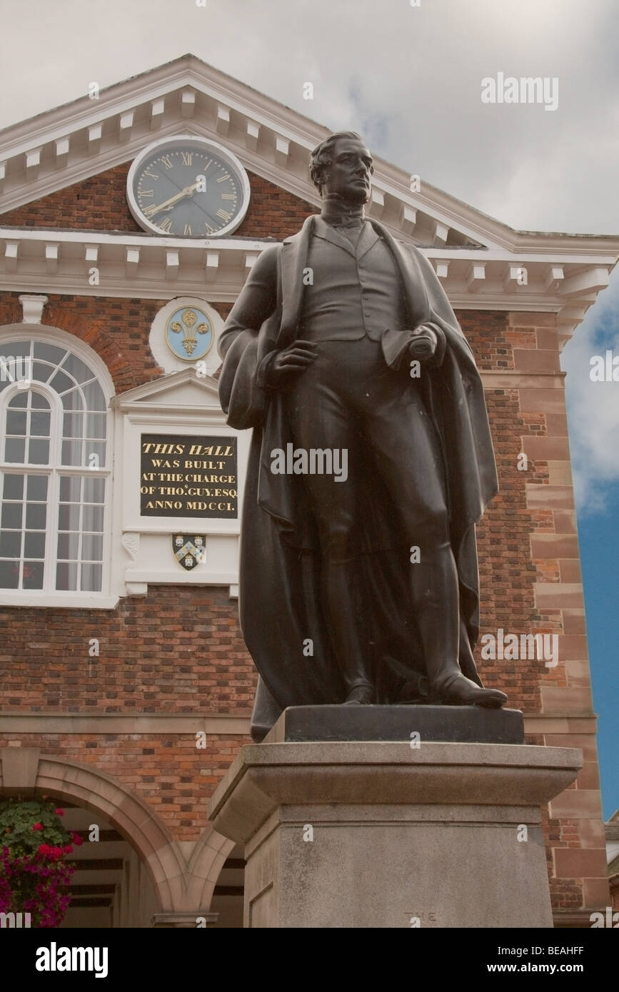 Statue von Sir Robert Peel vor Tamworth Rathaus, erbaut im Auftrag von Sir Thomas Guy Stockfoto