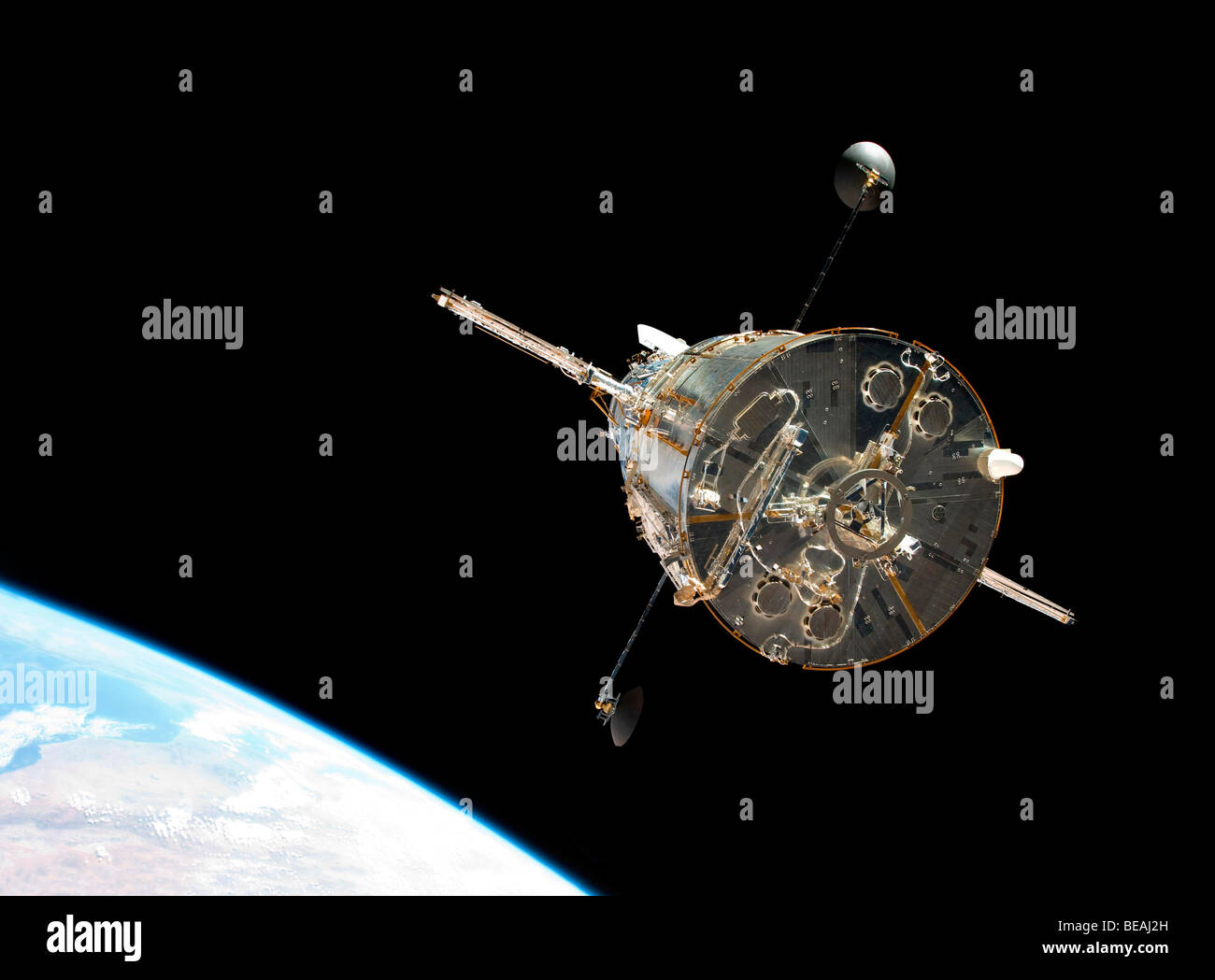 Hubble-Weltraumteleskop in 2009 renoviert. Optimierte und erweiterte Version der ein Originalbild der NASA. Kredit NASA Stockfoto