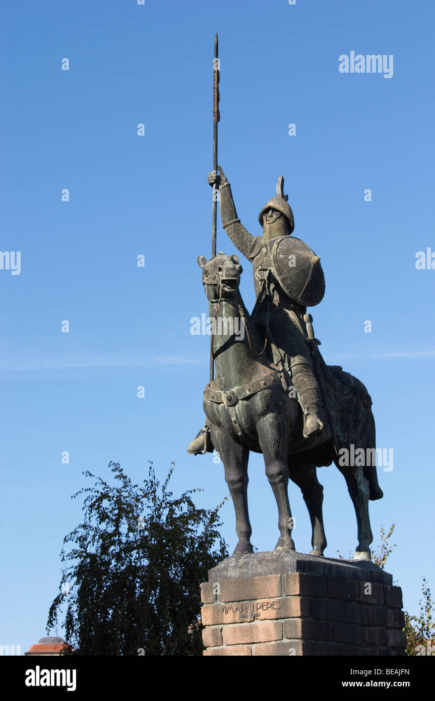 Vímara Peres Statue vor der Kathedrale Se Porto Portugal Stockfoto