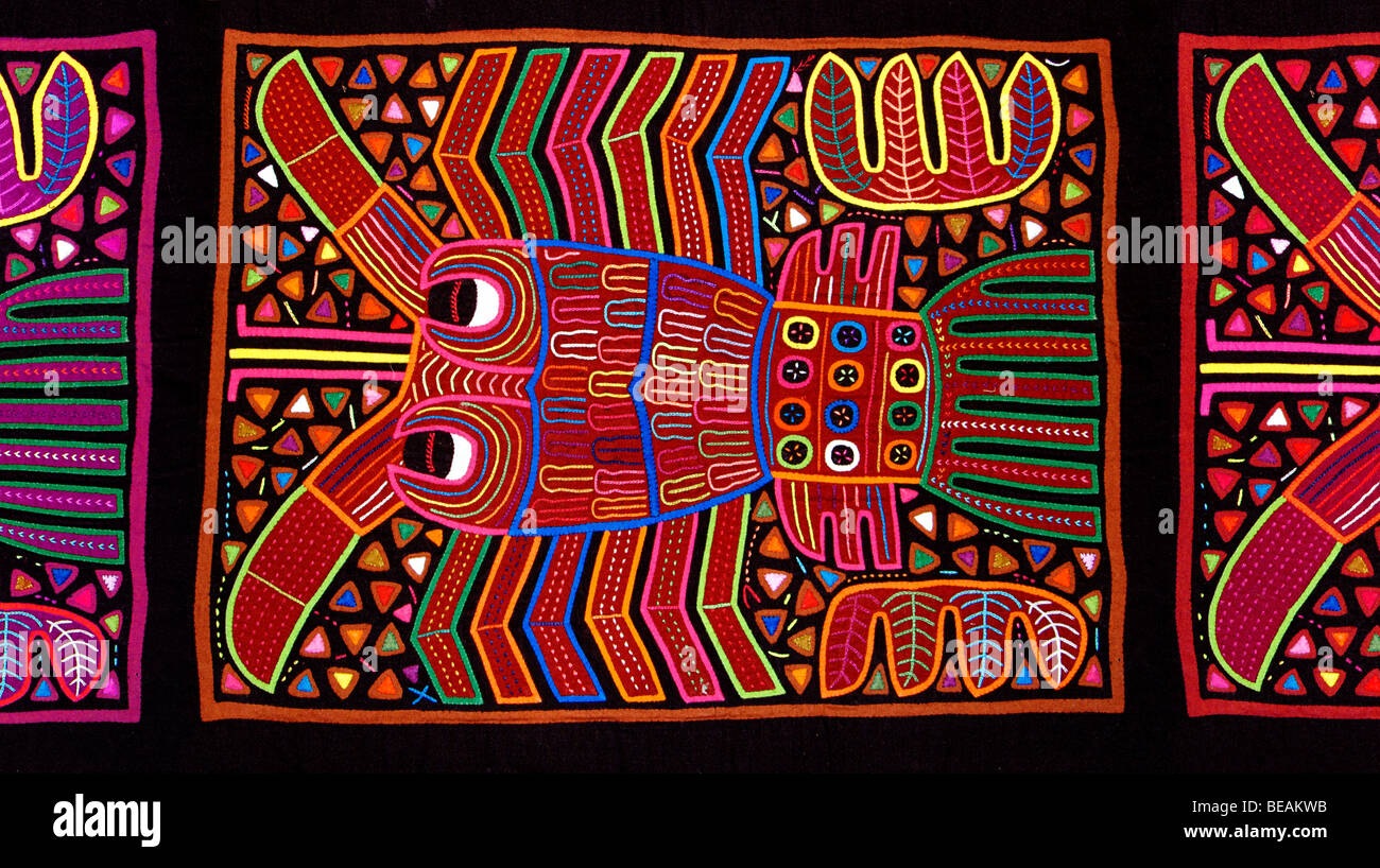 Appliqué Dekoration auf Blusen (Molas) der Kuna-Indianer, San Blas Inseln, Panama angewendet. Hummer-Motiv Stockfoto
