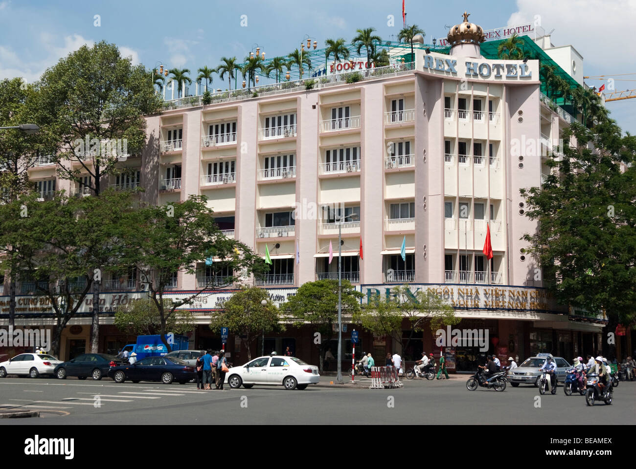 Municipios Haz todo con mi poder Mirar atrás Das Rex Hotel in Ho Chi Minh Stadt, das ehemalige Saigon in Vietnam war die  Basis der Presse während des Vietnam-Krieges Stockfotografie - Alamy