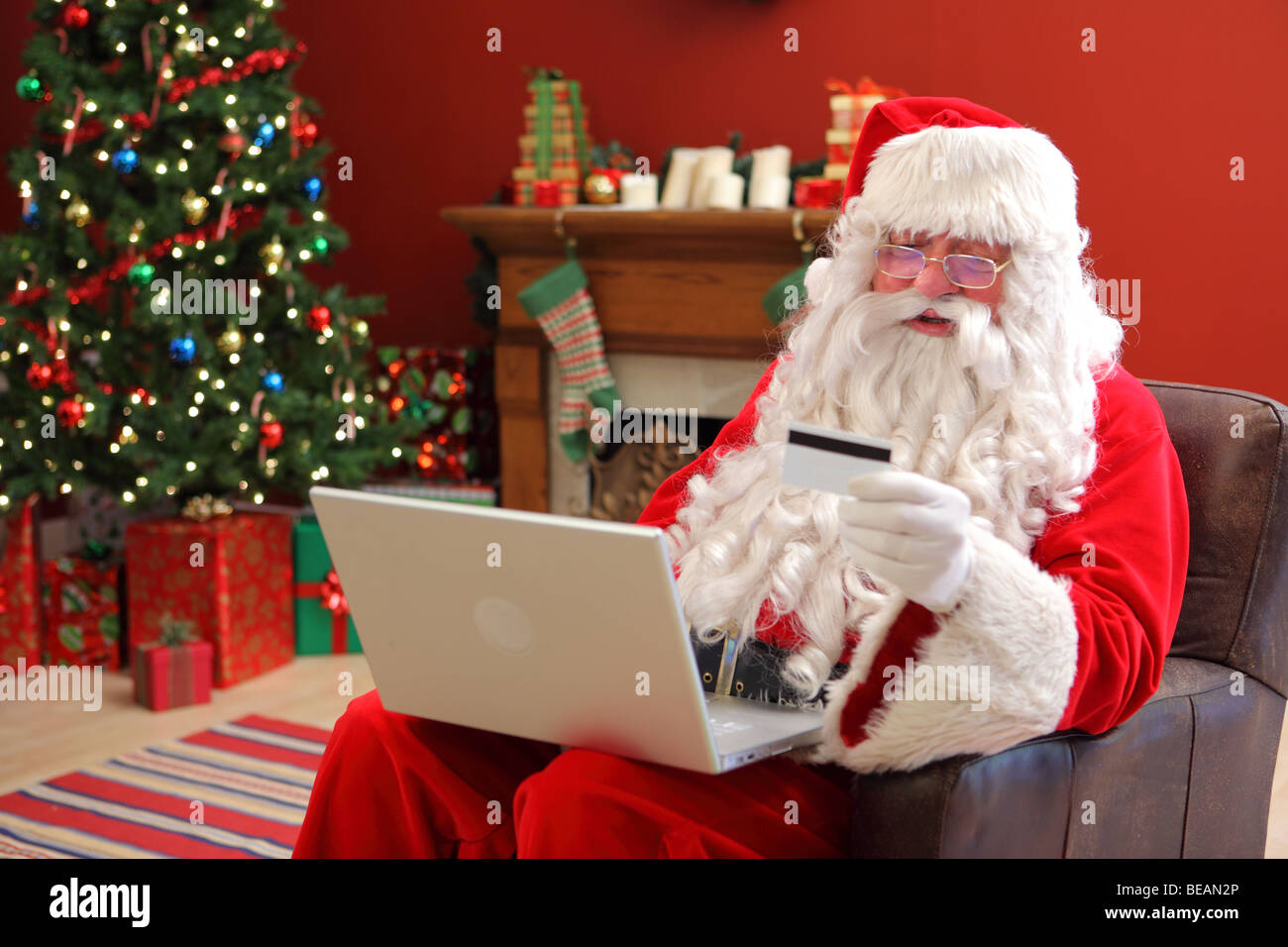 Weihnachtsmann Online-shopping Stockfoto