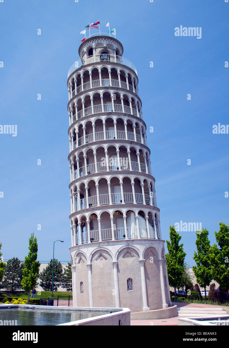 Schiefer Turm von Niles, Illinois Stockfoto