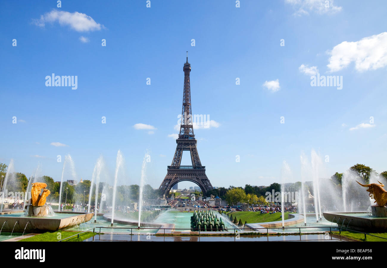Eiffelturm und Trocadero-Gärten in Paris Stockfoto
