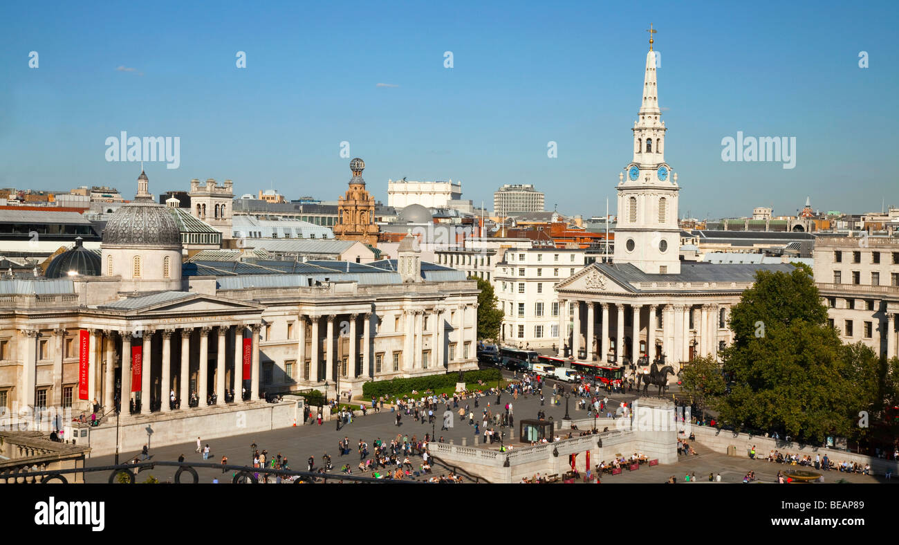 Trafalgar Square-Panorama und der National Gallery in London Stockfoto