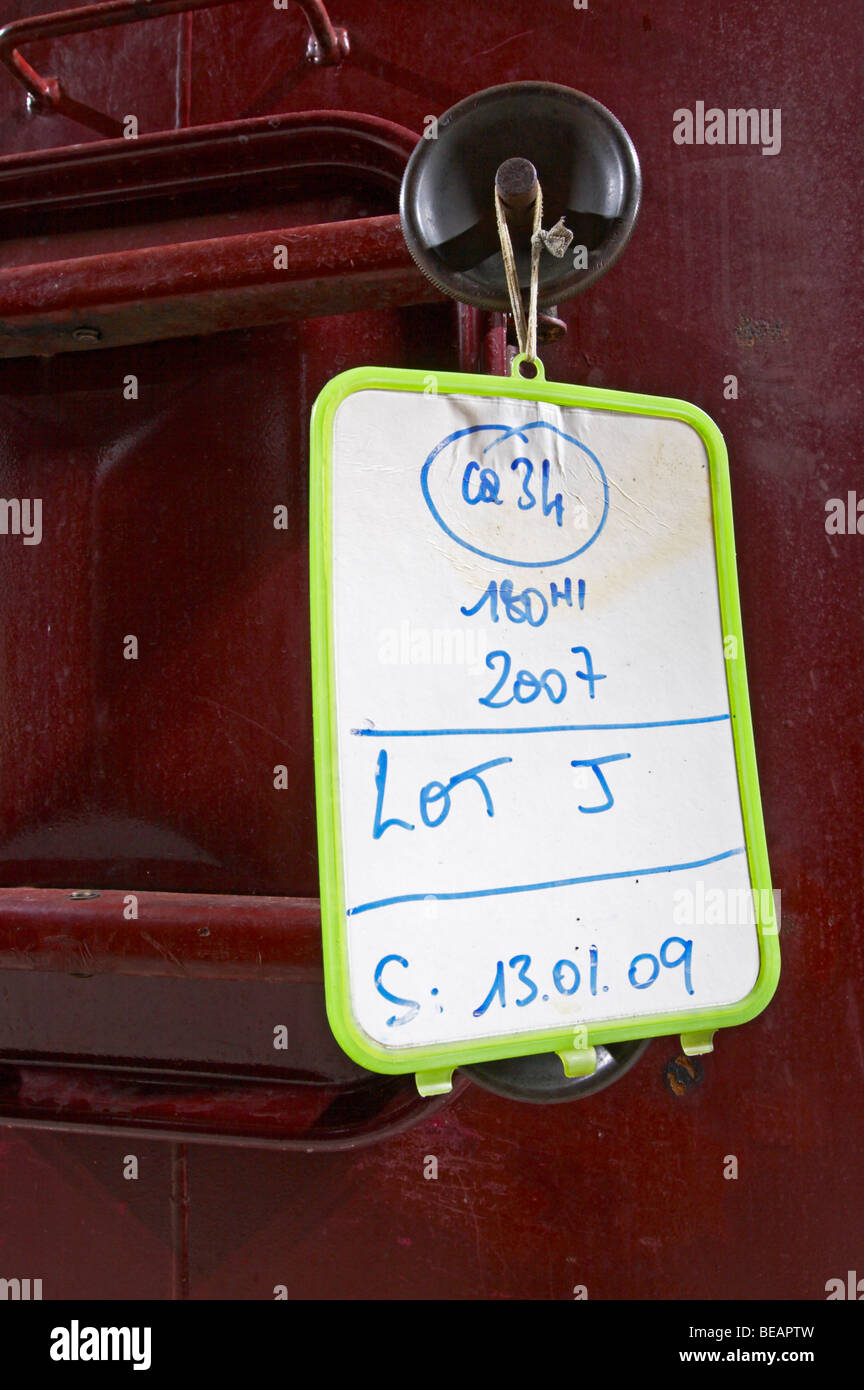 Tank-Türschild auf Tank Château Reysson Haut Medoc Bordeaux Frankreich Stockfoto