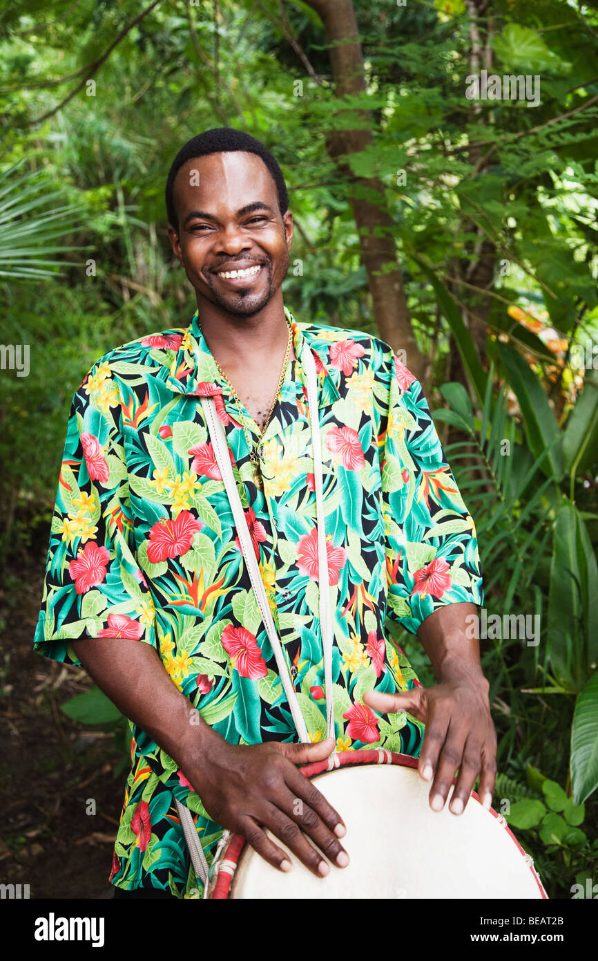 Afrikanischer Mann lächelnd Stockfoto