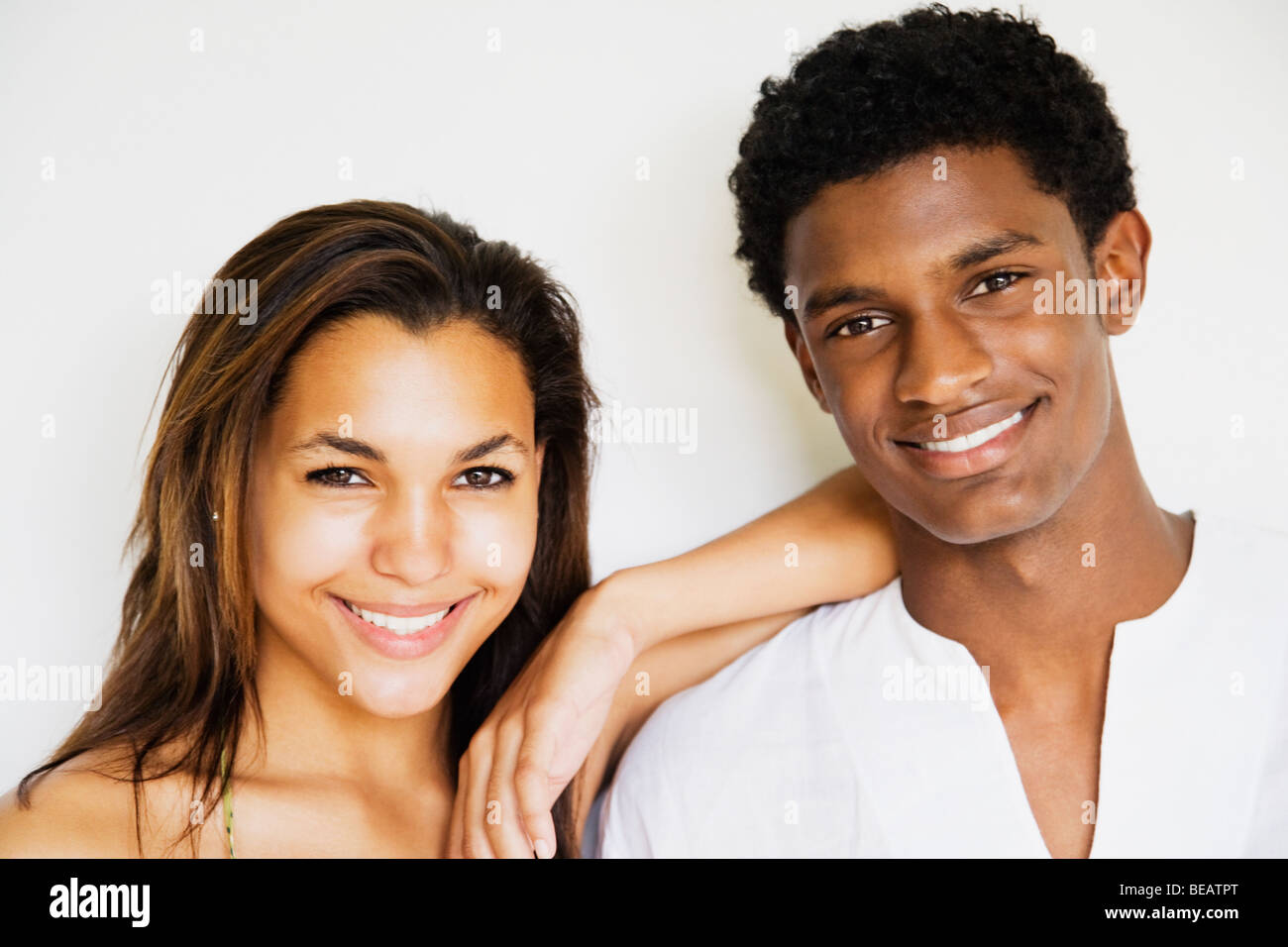 Paar lächelnd Stockfoto