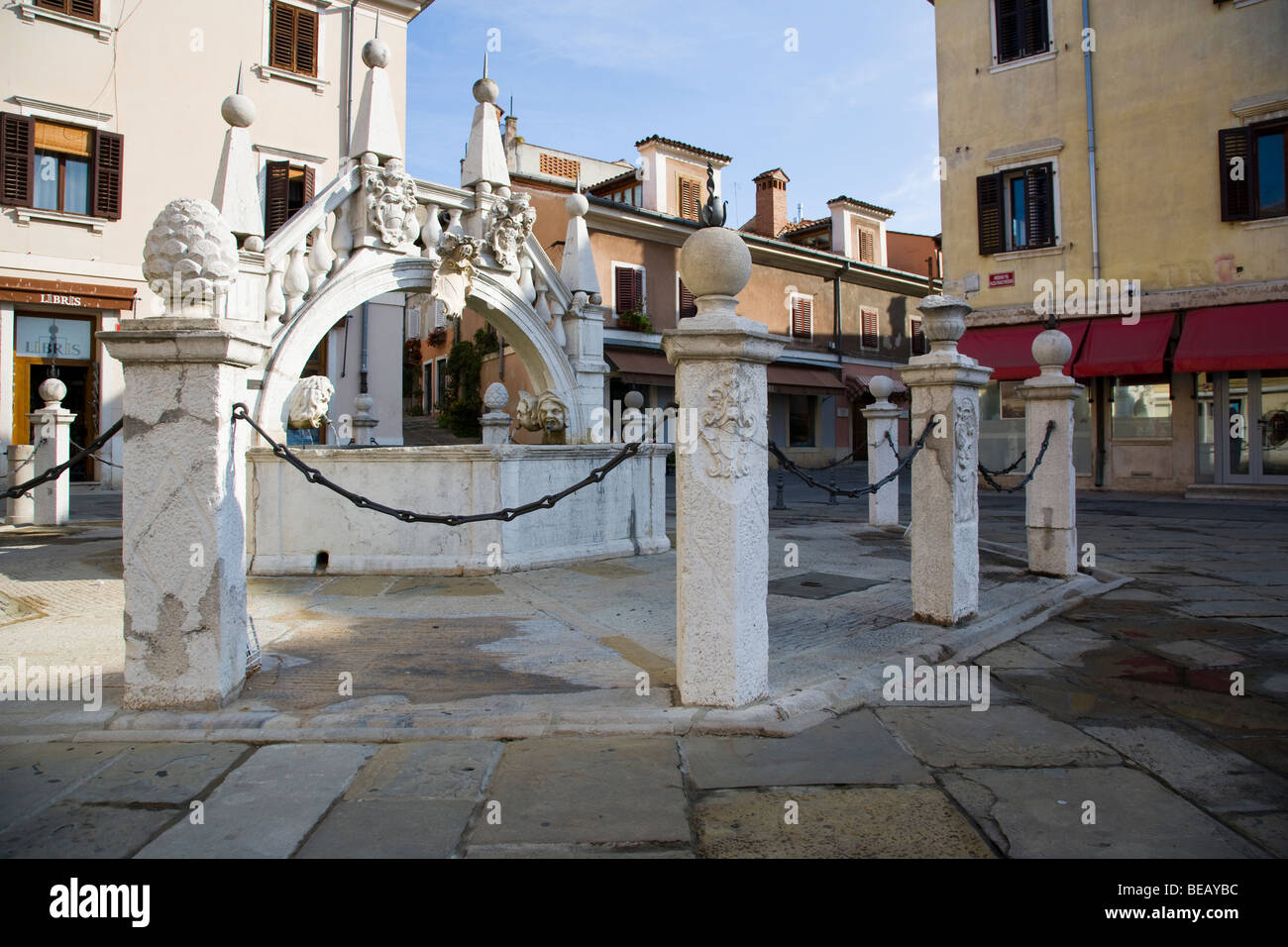 Koper Slowenien Da Ponte Brunnen Reisen Stockfoto