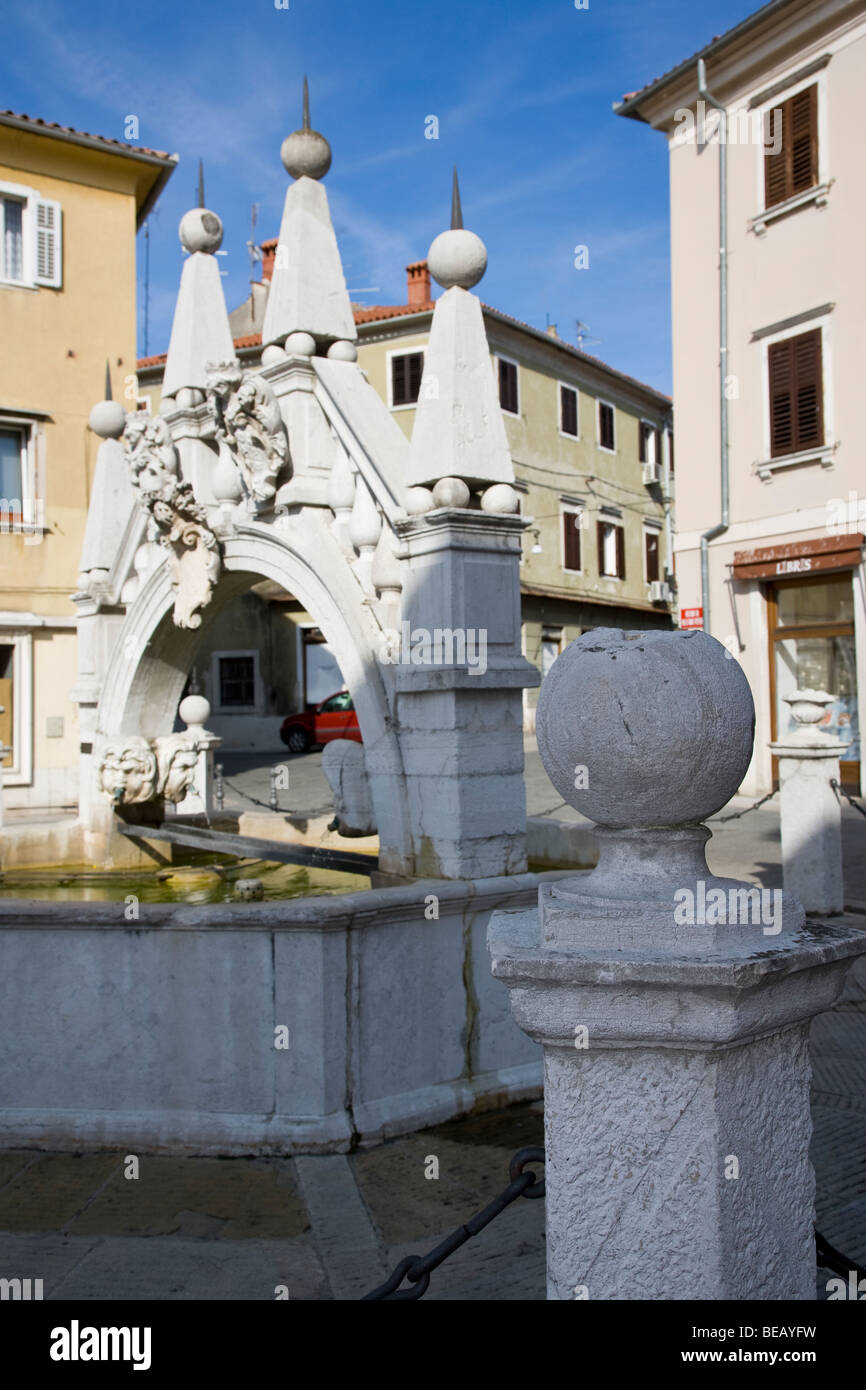 Koper Slowenien Da Ponte Brunnen Reisen Stockfoto