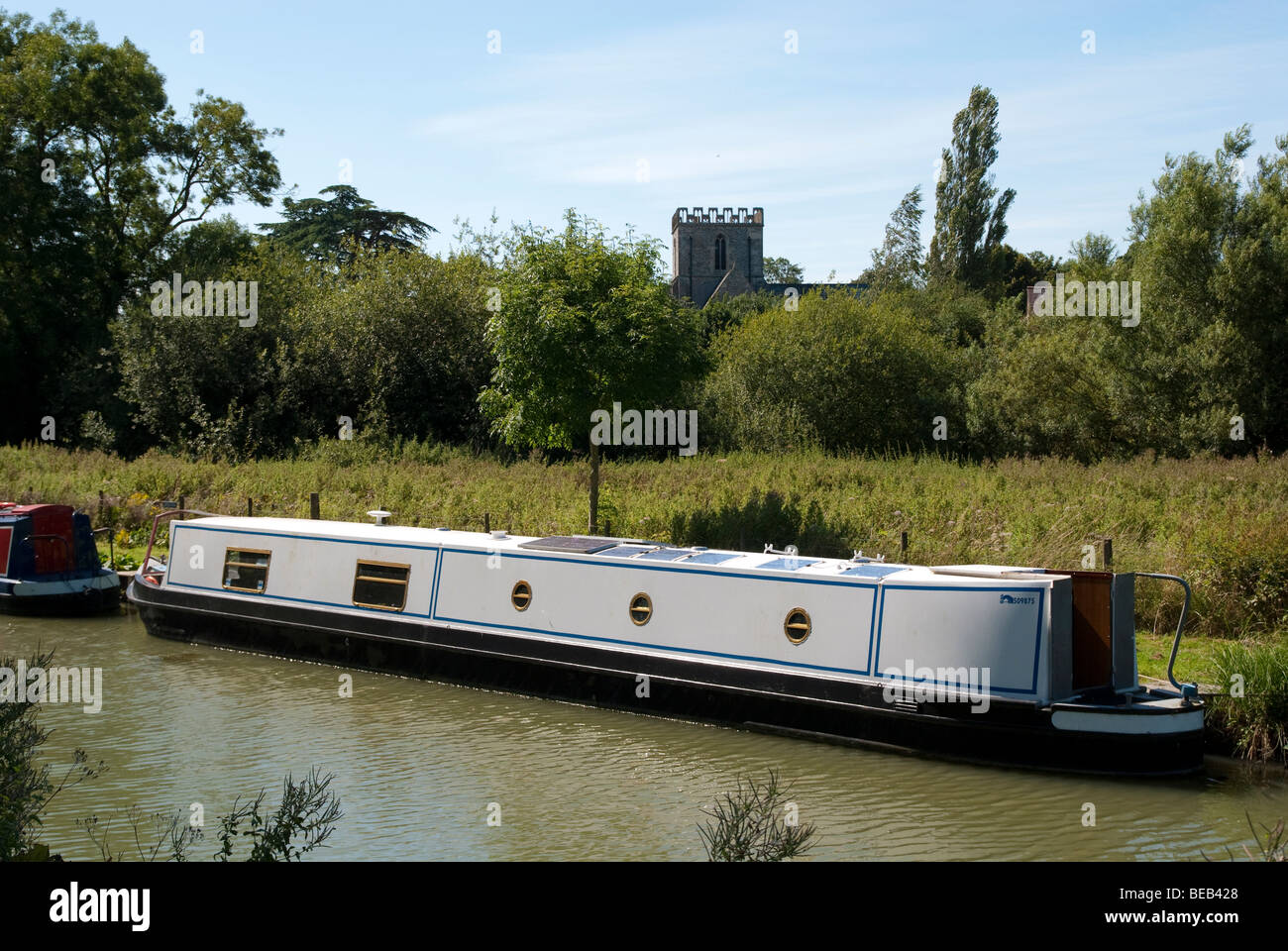 St.-Marien Kirche, großes Bedwyn Berks an der Seite von der Kennet und Avon Kanal Stockfoto