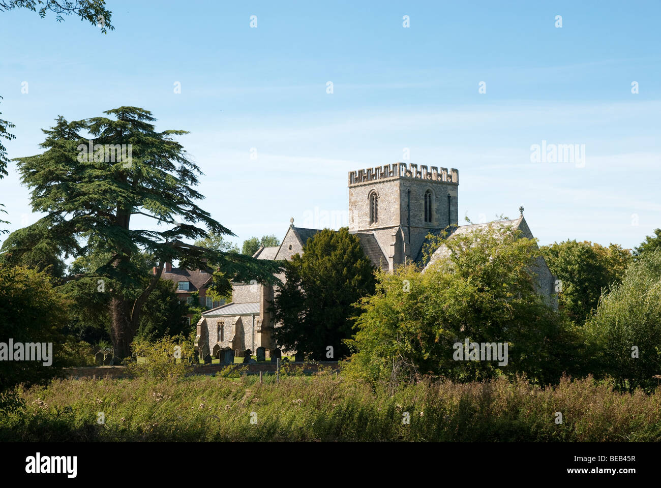 St.-Marien Kirche, großes Bedwyn Berks an der Seite von der Kennet und Avon Kanal Stockfoto