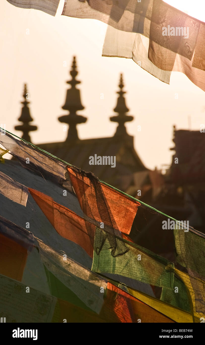 Gebetsfahnen am Sonnenuntergang, Bodnath, Kathmandu, Nepal Stockfoto