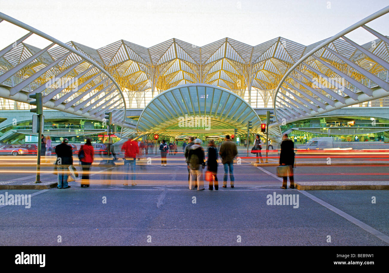 Portugal, Lissabon: Moderne Zug- und u-Bahnstation Garé do Oriente in die Parks Stockfoto
