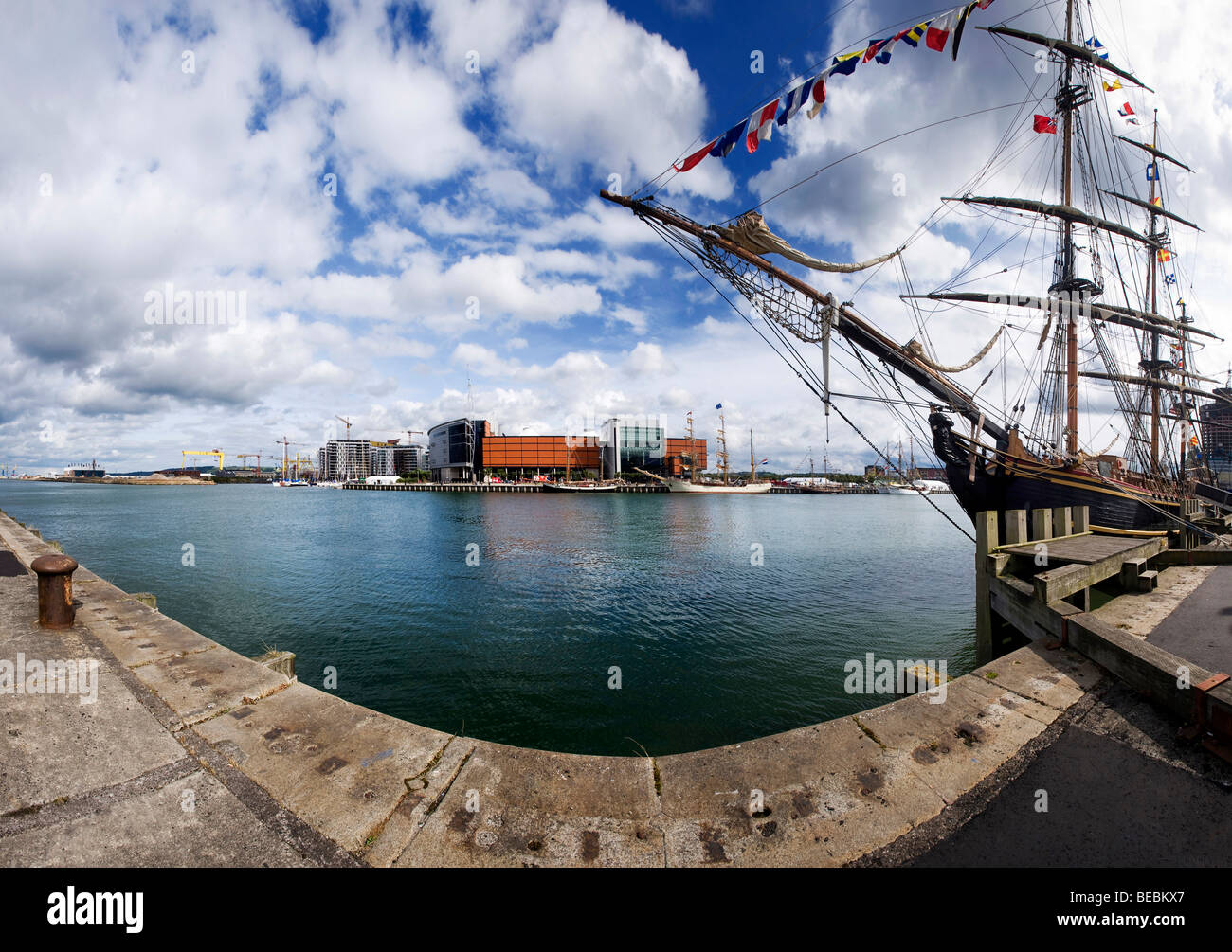 Große Schiffe 2009 Belfast Stockfoto
