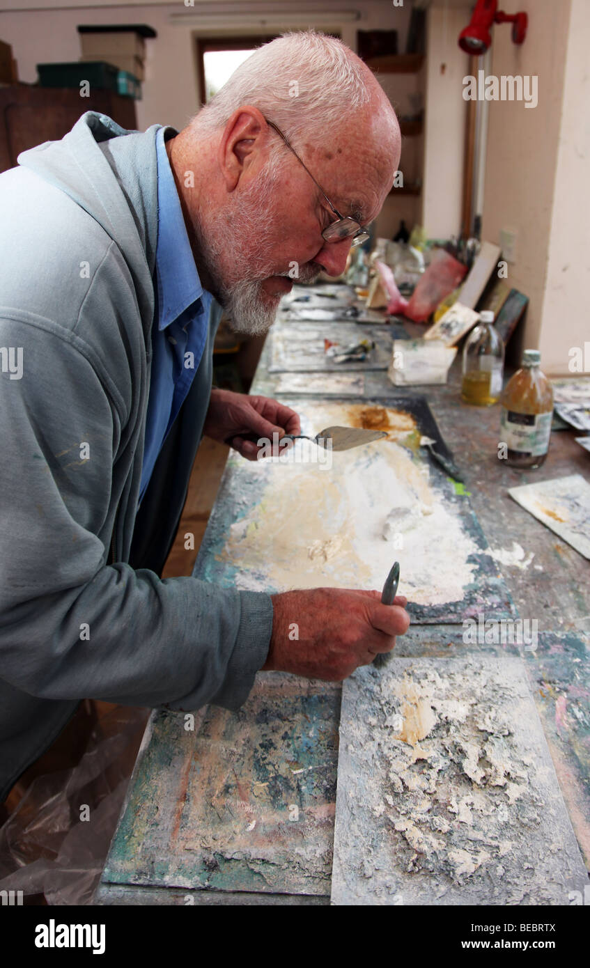 John Kingerlee in seinem Atelier, Beara Halbinsel Stockfoto