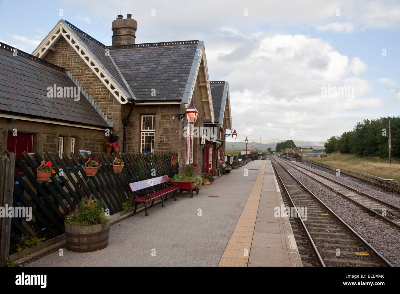 Ribblehead Bahnhof, North Yorkshire, England, UK-Bahnhof an der Bahnstrecke Settle-Carlisle Stockfoto