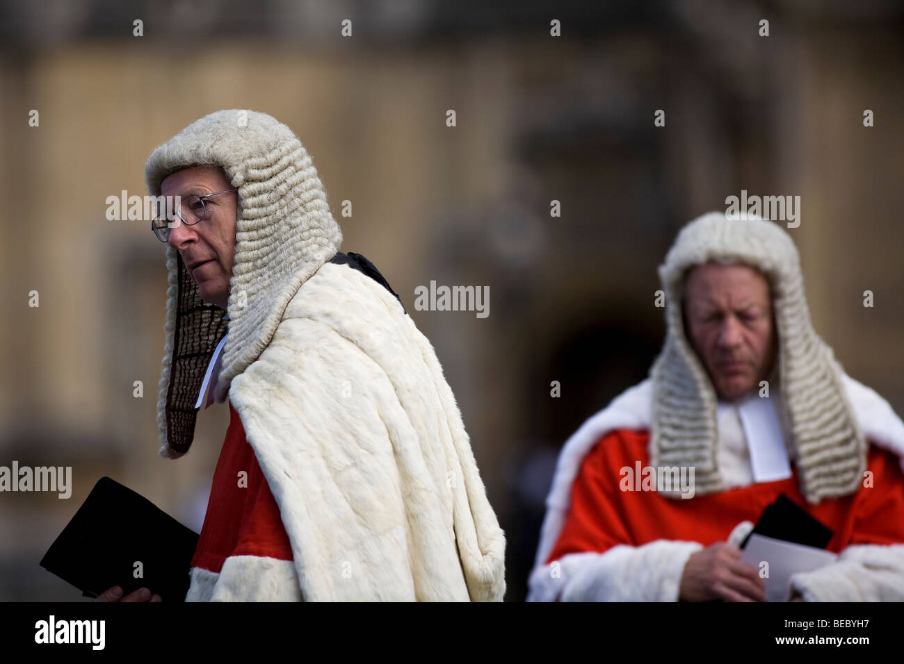 Umzug-Service in der Westminster Abbey in London Richter am High Court Richter Stockfoto