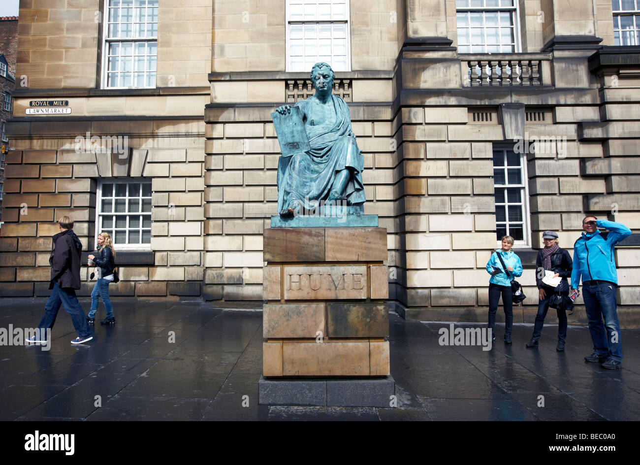 Statue des David Hume die Royal Mile in Edinburgh Schottland Großbritannien Stockfoto