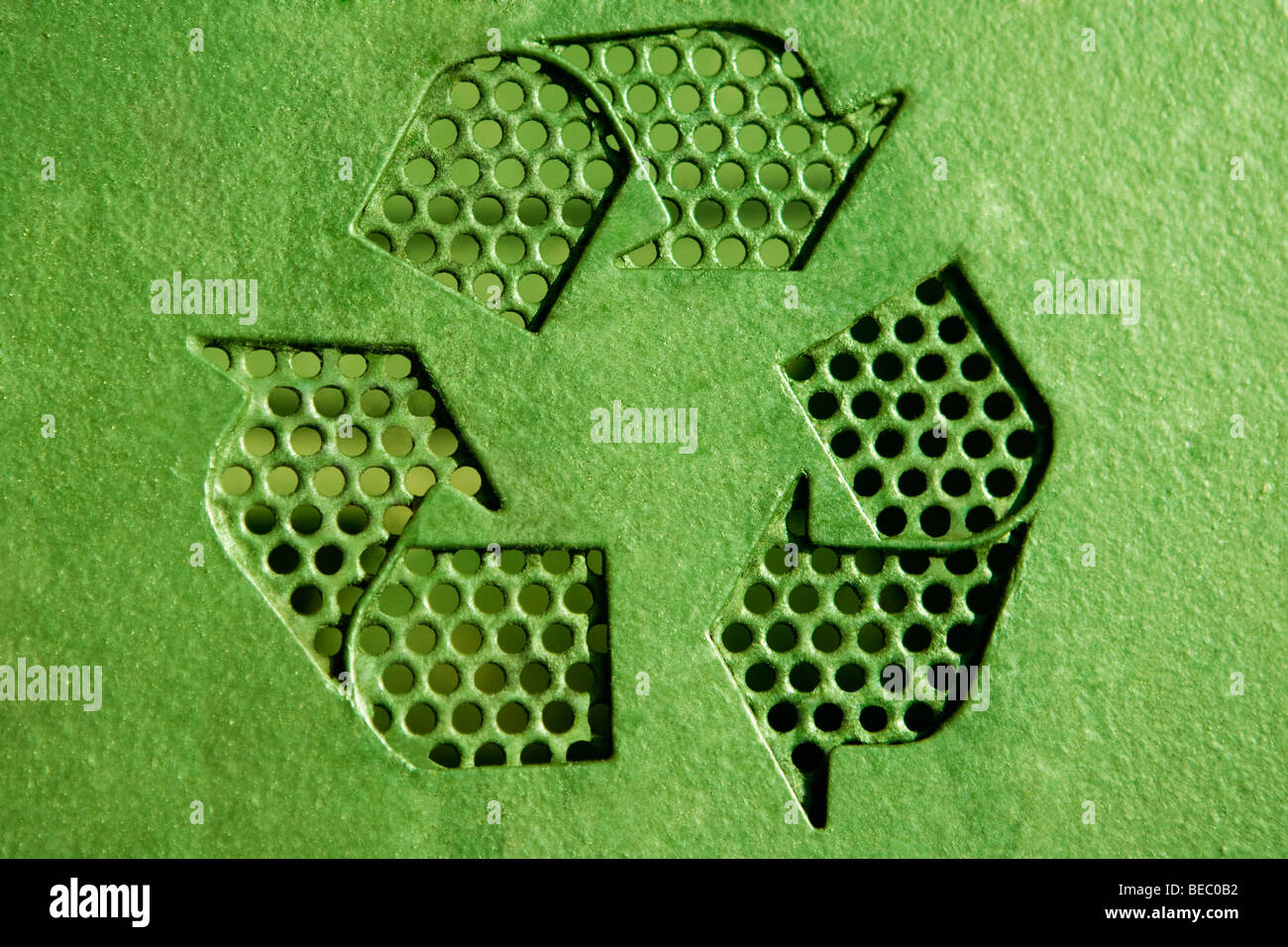 Recycling-Symbol an der Wand Stockfoto