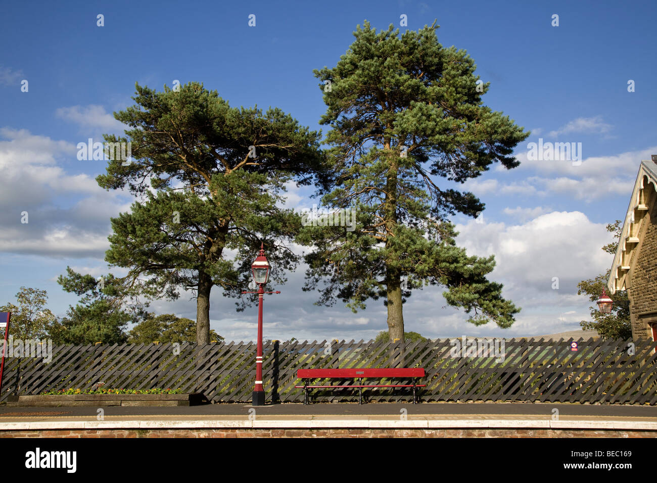 Plattform bei Kirkby Stephen Bahnhof, auf der Settle-Carlisle Line, Cumbria, England, UK Stockfoto