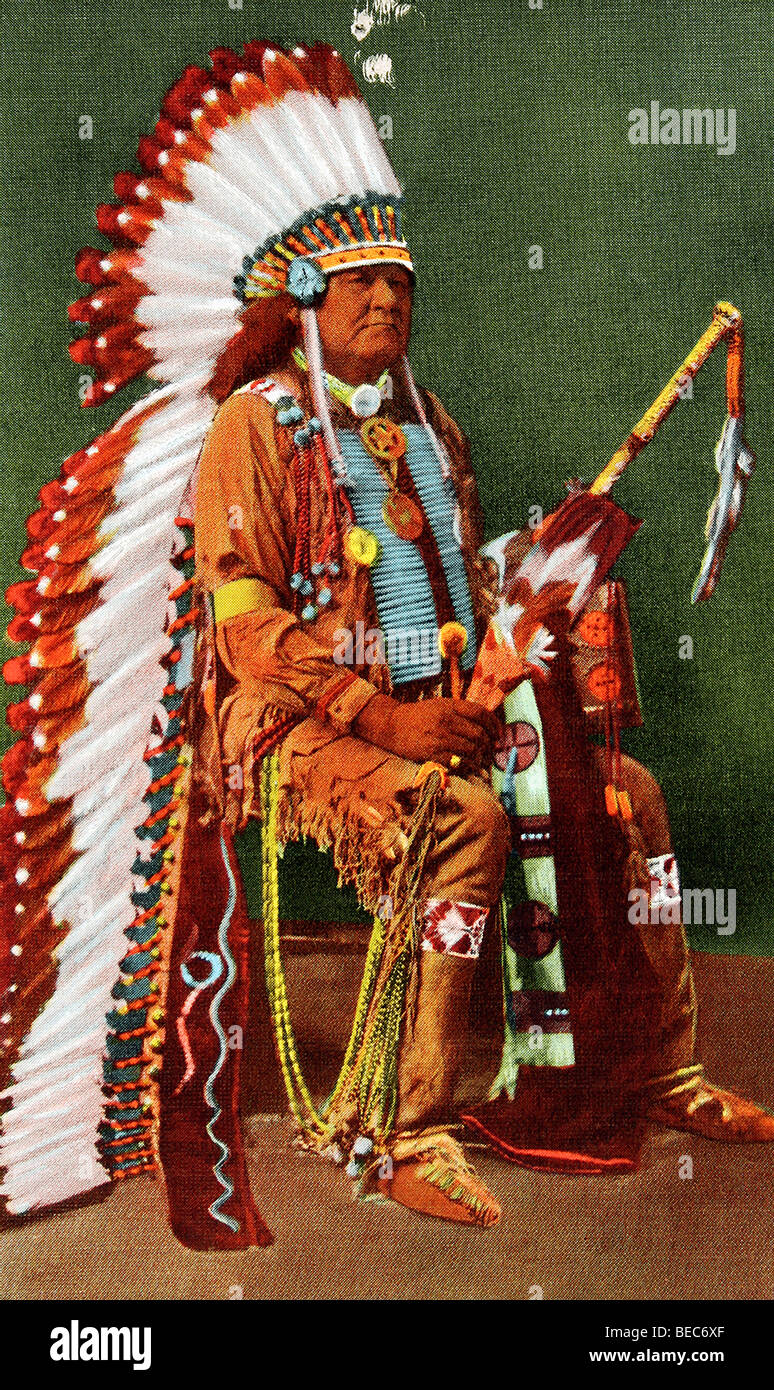 Hier sitzt in volles Kleid ein Osage-Indianer, geglaubt, um Chief Pahsetopah sein. Stockfoto