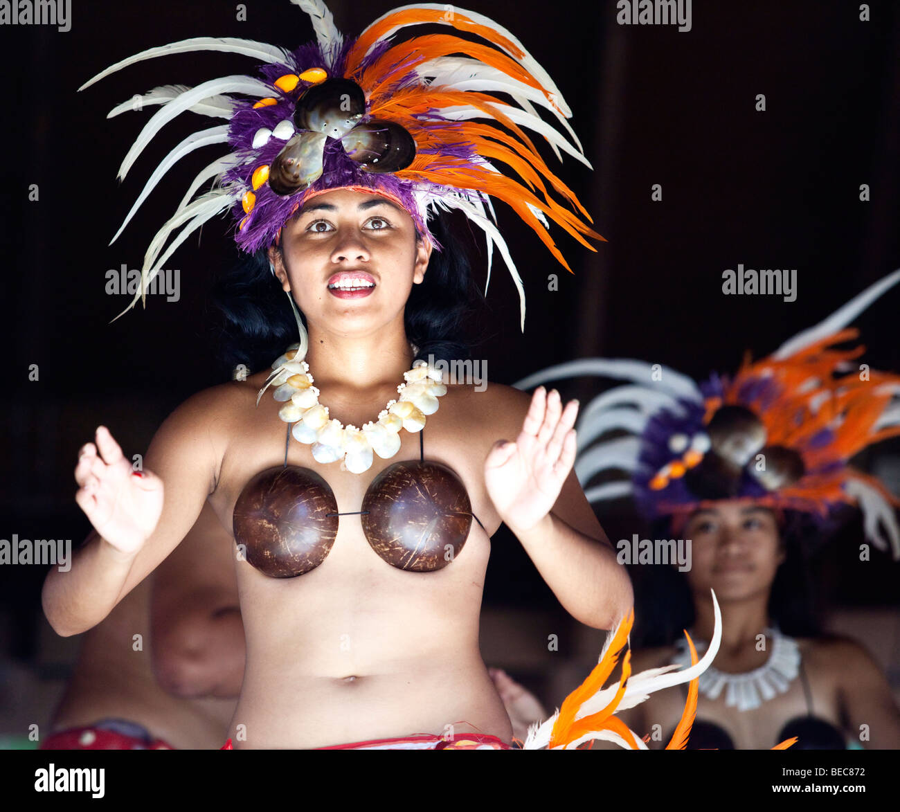 Traditionelle polynesische Tänzer auf Rarotonga in Cook-Inseln in der Südsee Stockfoto