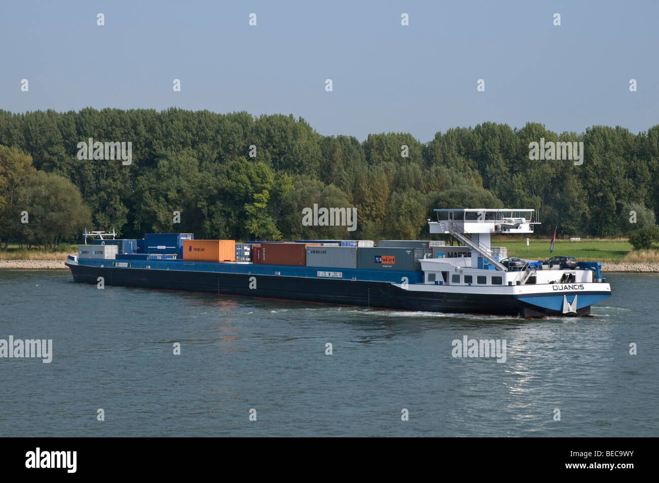 Kahn, Containerschiff Duancis auf dem Rhein bei Bonn bei einem Wendemanöver, North Rhine-Westphalia, Germany, Europe Stockfoto