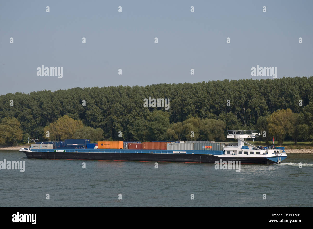 Kahn, Containerschiff Duancis auf dem Rhein in der Nähe von Bonn, Nordrhein-Westfalen, Deutschland, Europa Stockfoto