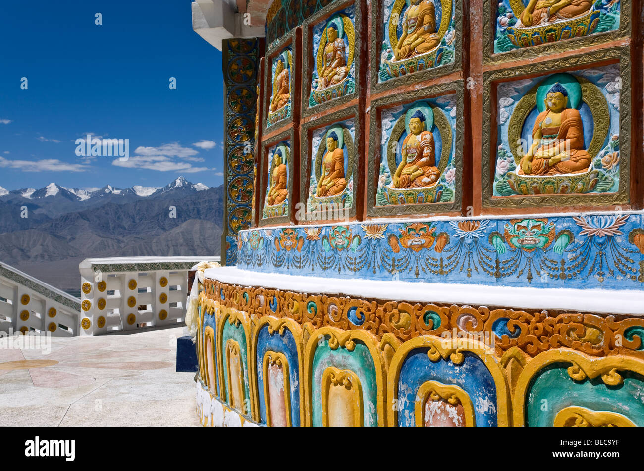 Buddha-Figuren. Shanti Stupa. Leh. Ladakh. Indien Stockfoto