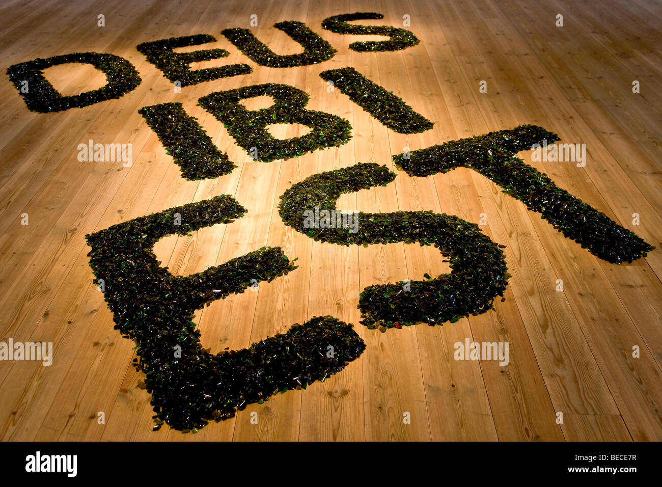 Deus Ibi est, lateinisch für Gott vorhanden ist, Schriftzug Stockfoto