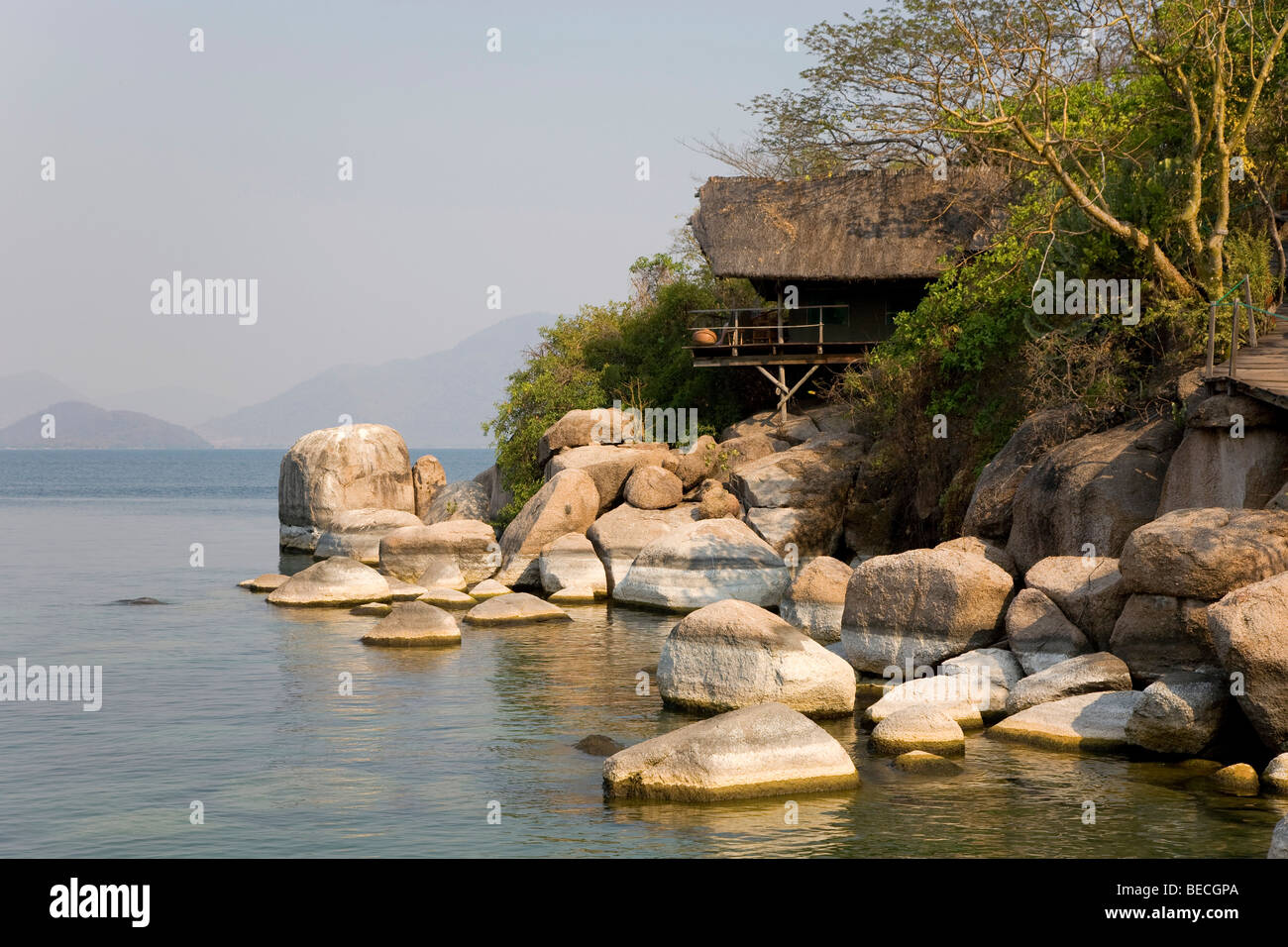 Zimmer am See, Mumbo Island Camp, Cape Maclear Halbinsel, Lake Malawi, Malawi, South East Africa Stockfoto