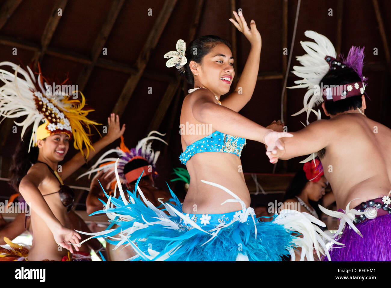 Traditionelle polynesische Tänzer auf Rarotonga in Cook-Inseln in der Südsee Stockfoto