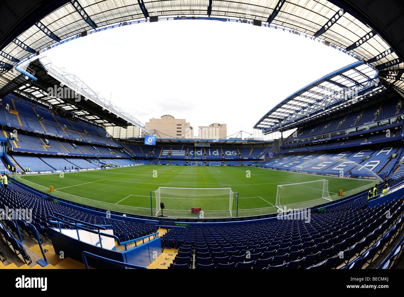 Blick ins Innere Stadion Stamford Bridge in London. Haus der Chelsea Football Club Stockfoto