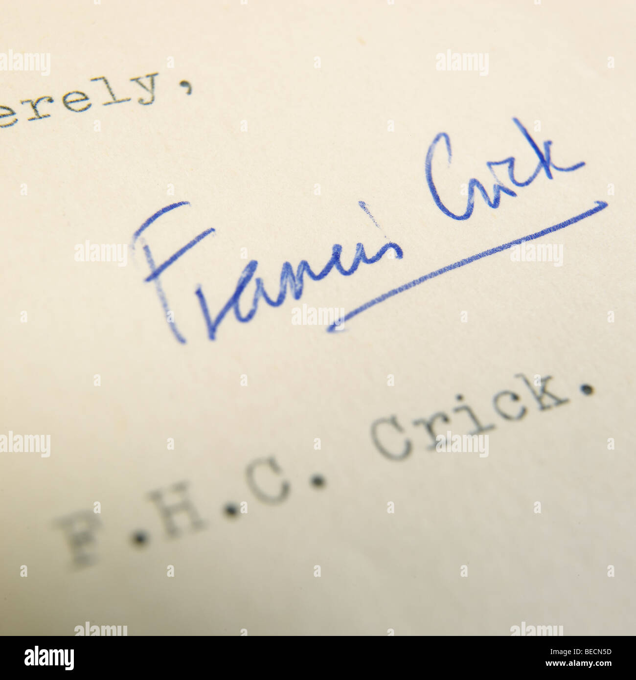 Francis Crick Unterschrift aus einem persönlichen Brief mit freundlichen Grüßen F. H. C. Crick Stockfoto