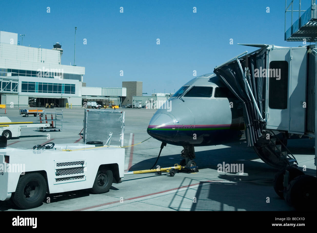 Flugzeug auf einem Flughafen Stockfoto